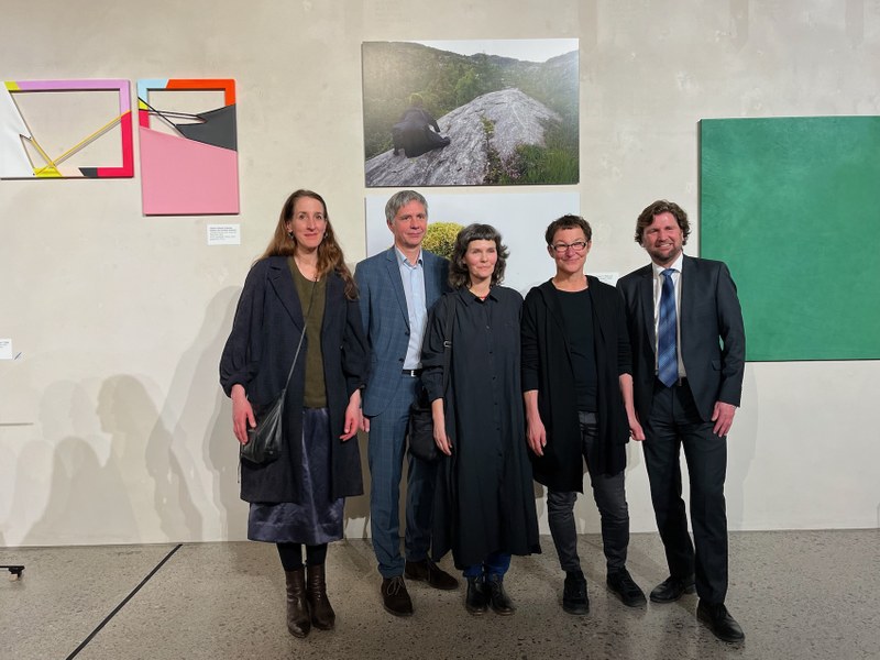 Jury: Sara Masüger, Thomas D. Trummer, Preisträgerinnen: Romana Hagyo, Silke Maier-Gamauf und Michael Haller, Hypo (Foto: Pfeifer Steiner)