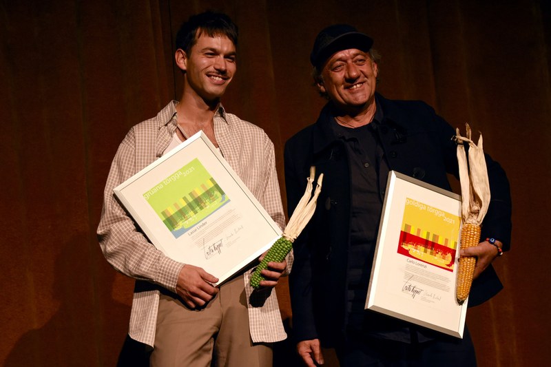 Lasse Linder, Preisträger des "Grüana Törgga" und Carlo Lorenzi, Gewinner des "Goldiga Törgga" bei der Preisverleihung in Heerbrugg am 7.11.2021 (© Willi Keller)