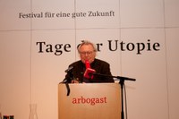 Oskar Negt eröffnete die „Tage der Utopie“ 2013