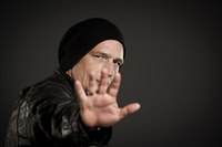 „Selbstbeherrschung umständehalber abzugeben“ – ein fulminanter Auftritt von Torsten Sträter beim FOEN-X Festival in Hard