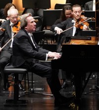 Beethovens Klaviermusik in jeder Phrase verinnerlicht – Rudolf Buchbinder musizierte mit den Wiener Symphonikern und faszinierte die Zuhörenden