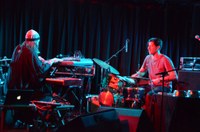 "hellhound and bird" - Zwei experimentierfreudige Musiker, die gute Unterhaltung boten