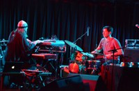 "hellhound and bird" - Zwei experimentierfreudige Musiker, die gute Unterhaltung boten