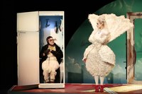 Gott will einen Topfenstrudel – Das Vorarlberger Landestheater verhandelt im Weihnachtsstück „An der Arche um acht“ leichthändig große Fragen
