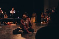 „CreaRedes“ oder die Brückenstrickerinnen -  eine Performance über die unauflösbare Verbundenheit des Menschengeschlechts