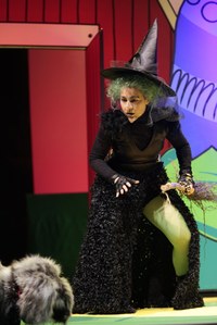 Zauberhafter „Zauberer von Oz“ – Umjubelte Premiere des Weihnachtsmärchens am Vorarlberger Landestheater
