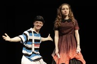 Ein kunterbunter Augenschmaus – die Jugendclub-Produktion des Vorarlberger Landestheaters „Alice Adventures in Wonderland & Through the Looking Glass“ feierte Premiere