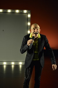Ein todernstes Geschäft  – „Tod eines Komikers“ im Theater Kosmos