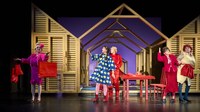 Leichthändig verspielt und dennoch engagiert  – Erich Kästners „Pünktchen und Anton“ als Weihnachtsstück am Vorarlberger Landestheater
