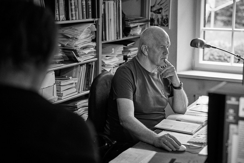 Peter Füßl im ehemaligen Redaktionsbüro der KULTUR, bei der er von 1986 bis Ende 2021 als Chefredakteur tätig war. (Foto: Darko Todorovic)