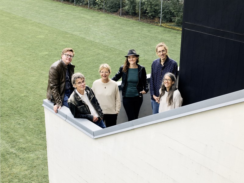   Das Figurentheater-Team (v.l.): Lukas Bollhalder, Stephan Zbinden, Frauke Jacobi, Lisa Gartmann, Simon Deckert, Helen Prates de Matos (Foto: pd)