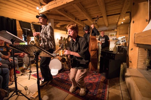 Breezy Mumble Jazz begeisterten zum Festival-Auftakt mit ihren fetzigen Attacken (Foto: Stefan Hauer)