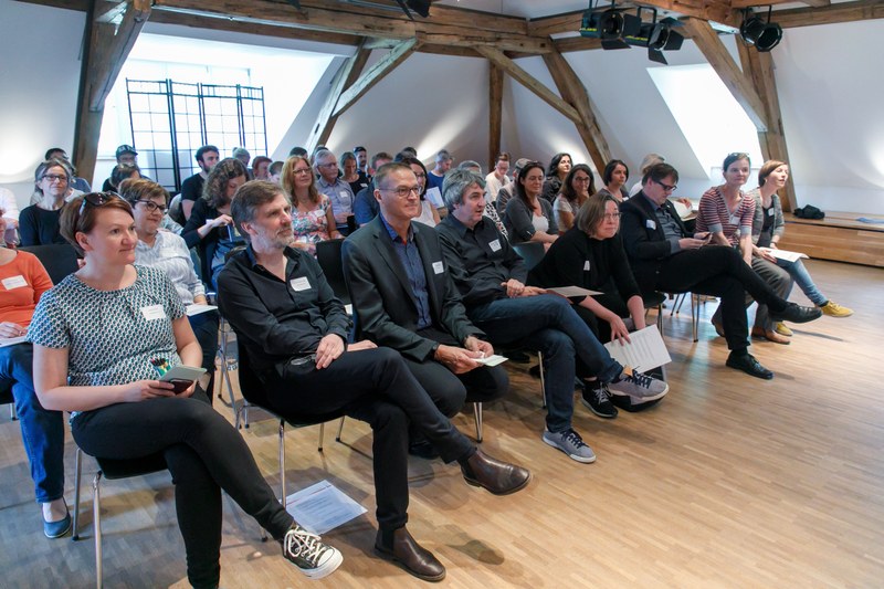 Rund 50 Kulturschaffende aller Sparten trafen sich in der Villa Falkenhorst, um sich über Rechtsfragen zu informieren und auszutauschen (© VLK/B. Hofmeister)