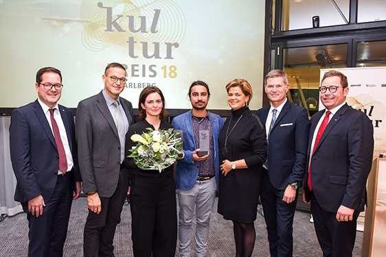 Vorstandsdirektor Mag. Martin Jäger (Sparkasse Bregenz), Landesrat Dr. Christian Bernhard, Claudia Larcher, Felix Kalaivanan, Vorstandsdirektorin Mag. Bettina Glatz-Kremsner (Casinos Austria), Direktor Bernhard Moosbrugger (Casino Bregenz), Direktor Markus Klement (ORF Vorarlberg), Fotos: Udo Mittelberger