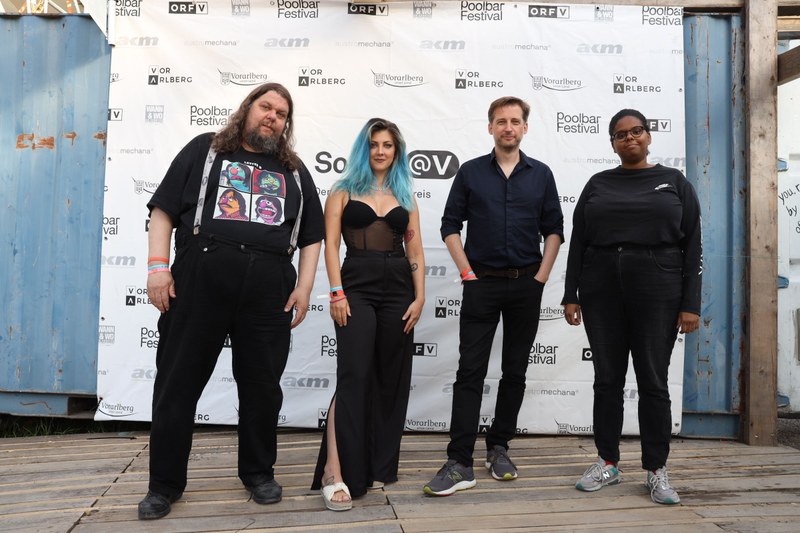 Dirk Wagner, PAENDA, Hannes Tschürtz und Dalia Ahmed bildeten die Jury.