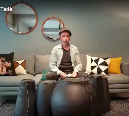 music at room serivce: Andreas Paragioudakis