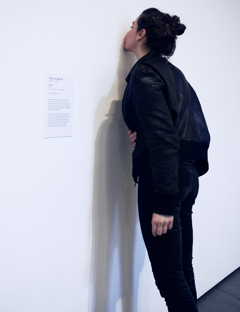 Maria Anwander, The Kiss, 2007