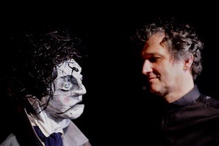Heute Abend (17.12., 20.20 Uhr) präsentieren Musik in der Pforte und Puppenspieler Christoph Hackenberg auf „stream in – Kunst hilft Kunst“ ein Programm zum 250. Geburtstag von Ludwig van Beethoven: „Happy Birthday, Ludwig“