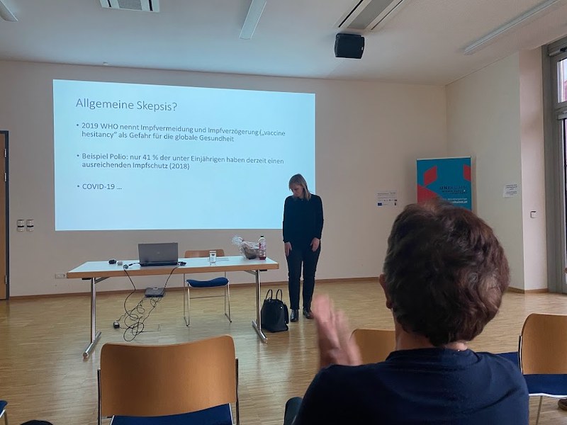 Marina Hilber referierte am letzten Freitag in Lingenau zum Thema „Wenn Gesundheit polarisiert – Überlegungen zu einer Kulturgeschichte des Impfens.“
