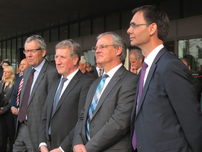 Wohnten nach Ende der Landtagssitzung dem Protestkonzert bei: LH Wallner mit Landtagspräsident Sonderegger und Landesräten Schwärzler und Rüdisser (v.r.n.l.)