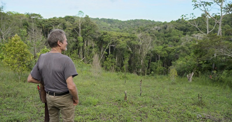  Der Regenmacher: Der Schweizer Agronom Ernst Götsch bewirtschaftet in Brasilien eine naturnahe Kakaoplantage. (Foto: Imagine Film)