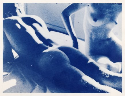 Andy Warhol: "Blue Movie" (Film Still), 1968, Siebdruck (Unikat), 97,8 x 166,8 cm (© 2015 The Andy Warhol Foundation for the Visual Arts)