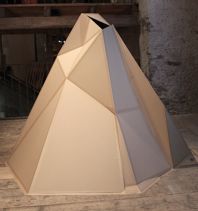 Bosko: "Vulcano and love affair". Mixed Media, Text, variable Größe. 2015 (Fotos: Karlheinz Pichler)