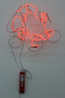 Boris Petrovsky: "Desiderat". Neon, Plexiglas, Kabel, Vorschaltgerät