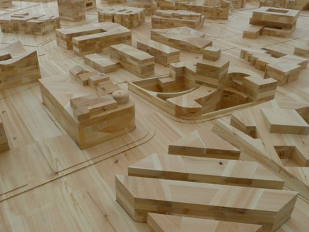 "Ordos": Eine Stadt als monumentale Holzskulptur