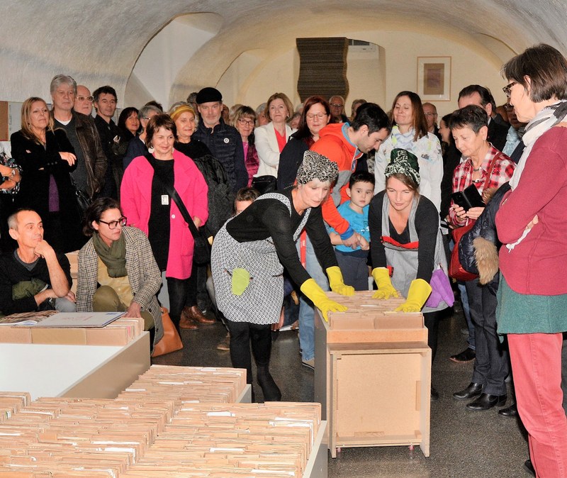 Performance bei der Ausstellungseröffnung (Foto: Kegele)