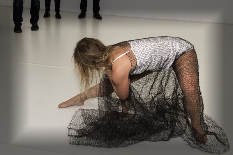 Monika Supé: Performance mit Katja Quittek