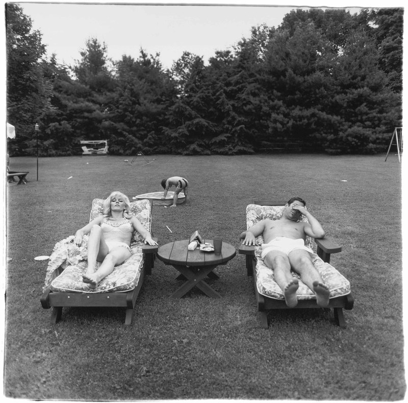 Diane Arbus: Familie an einem Sonntag in ihrem Garten in Westchester, New York 1968, © The Estate of Diane Arbus
