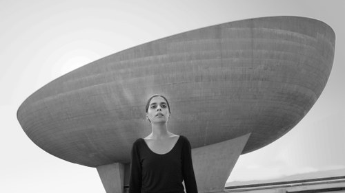 Shirin Neshat: "Roja Out" (Video-Still)