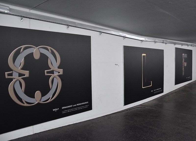 Großplakat-Billboards in der James Joyce Passage (Ausschnitt, © Karlheinz Pichler)