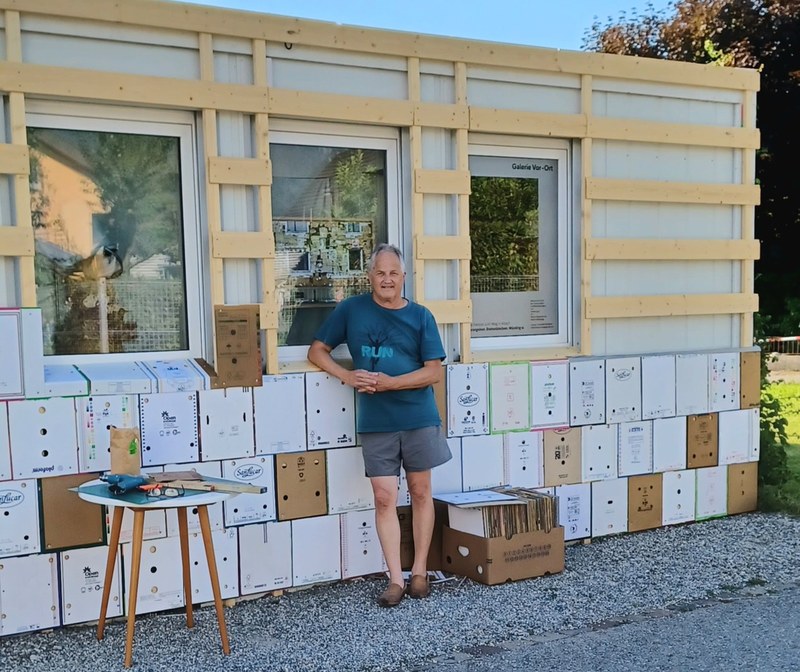 Aktuell: Die Fassade des Containers, Galerie Vor-Ort. (alle Fotos: Alois Galehr)
