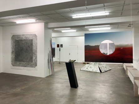 Das Kunstforum Montafon zeigt Arbeiten des SilvrettAteliers (© Roland Haas)