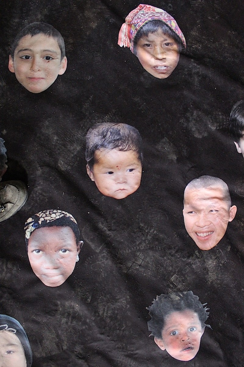 Detail aus Scherling-Elias Installation "Kinderleid"