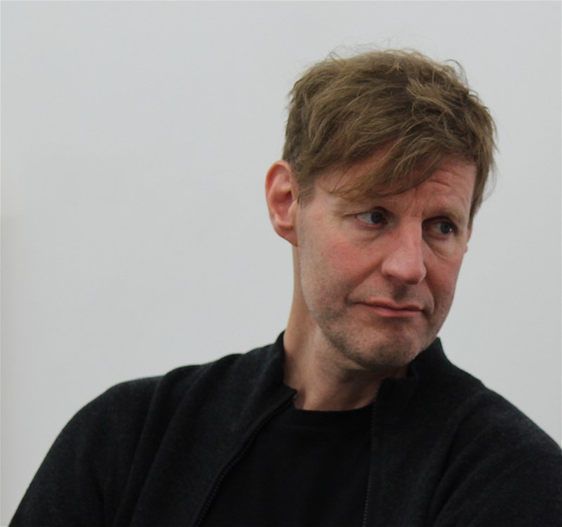 Künstler Dirk Salz bei der Vernissage in der Galerie Feurstein (Fotos: Karlheinz Pichler)