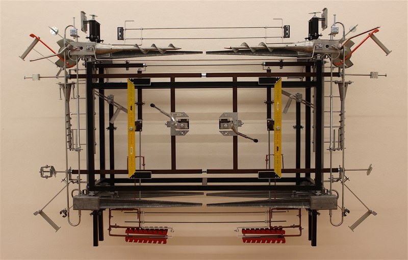 Willi Kopf: "Interconnect II", Materialien aus der industriellen Massenproduktion