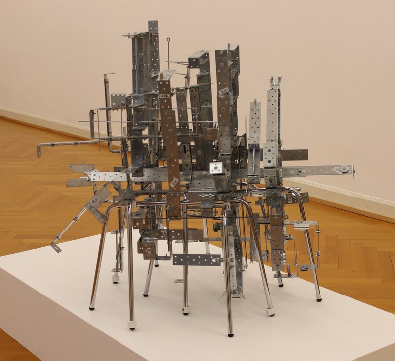 Willi Kopf: "Sheet Metal Cloud". Materialien aus industrieller Massenproduktion