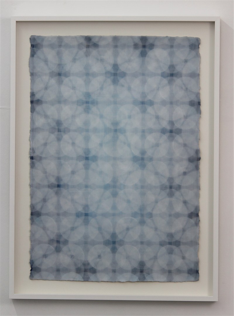 Edda Jachens: "Kreise weiß 160216".2016. Acryl u. Paraffin auf Bütten