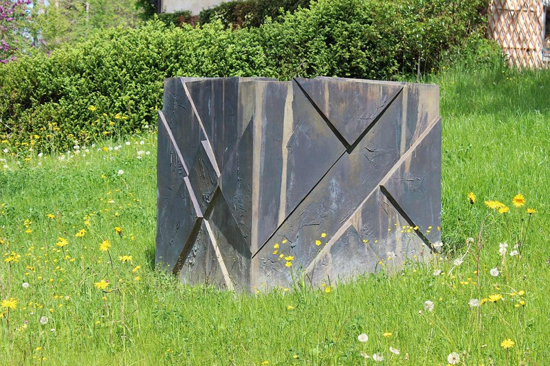 Georg Malin, Disentiser-Würfel (auch Andreaskreuz-Würfel), 1984–86/1988