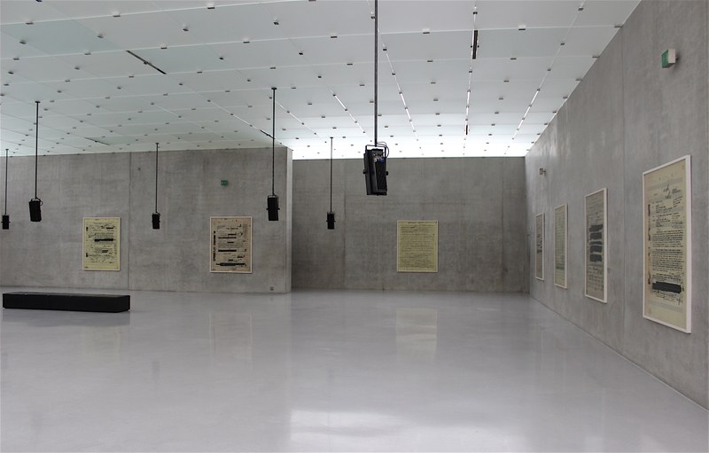 Blick in die Susan Philipsz-Ausstellung im KUB