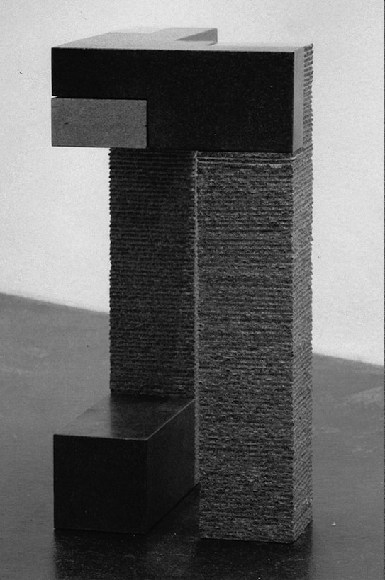 Im Bregenzer Küntlerhaus ab 21.5. zu sehen: Granitskulptur von Herbert Meusburger