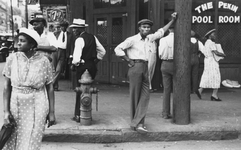 Montgomery, Alabama (The Pekin Pool Room), 1948 © The Estate of Rudy Burckhardt and Tibor de Nagy Gallery, New York