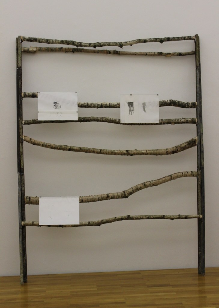 Pirmin Hagen: o.T. (Birke/Eisen), 2015. Holz, Metall, Bleistift, Aquarell, Papier, Glas