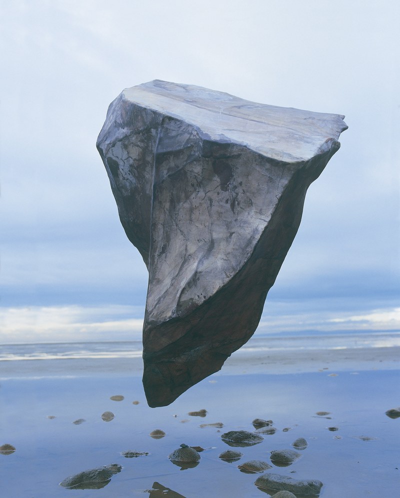 Die Sonderausstellung "Über dem Wasser die Steine" von Hannes Ludescher ab 16.09.2017 im Atrium des vorarlberg museum | © Albrecht Schnabel