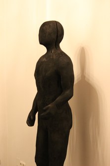 Arno Egger: Figur in Schwarz (2014)