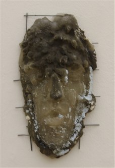 Alfred Graf: Persona (Neptun an der Donau, 2), 2016. Sediment, Wachs, Trennmittel, Draht