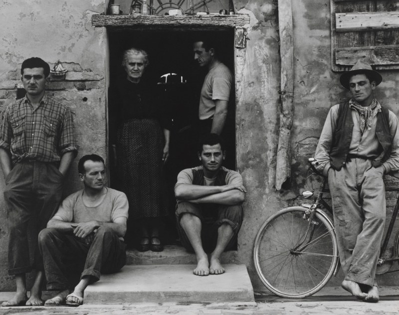 Paul Strand, Die Familie, 1953, Silbergelatine-Abzug, Philadelphia Museum of Art